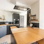 La Desirade, T3, Clim, Terrasse, Pkg, Centre *