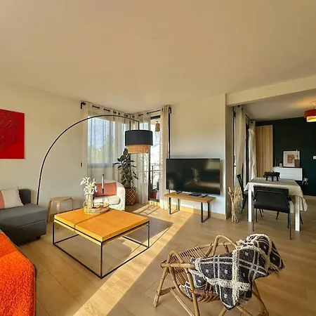 Apartment La Desirade, T3, Clim, Terrasse, Pkg, Centre