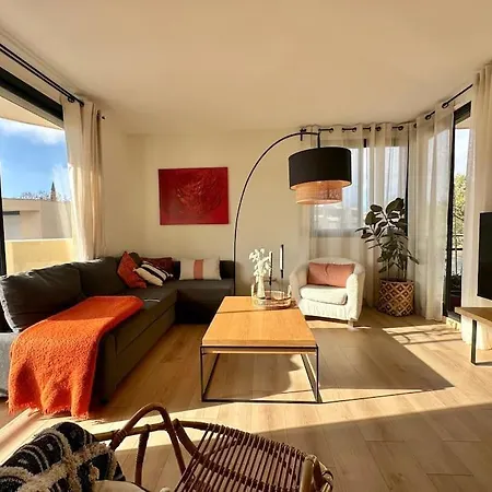 Apartment La Desirade, T3, Clim, Terrasse, Pkg, Centre Montpellier