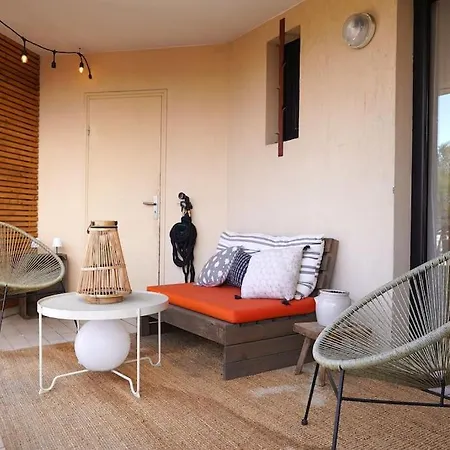 La Desirade, T3, Clim, Terrasse, Pkg, Centre Apartment