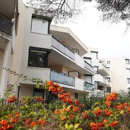 La Desirade, T3, Clim, Terrasse, Pkg, Centre *