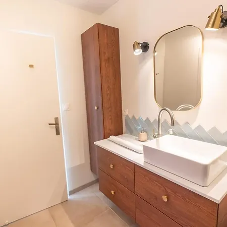 La Desirade, T3, Clim, Terrasse, Pkg, Centre Apartment *